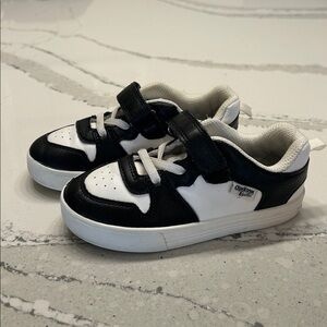 Carters OshKosh B'gosh Toddler Black and White Boy Easy-On Sneaker Size 9m